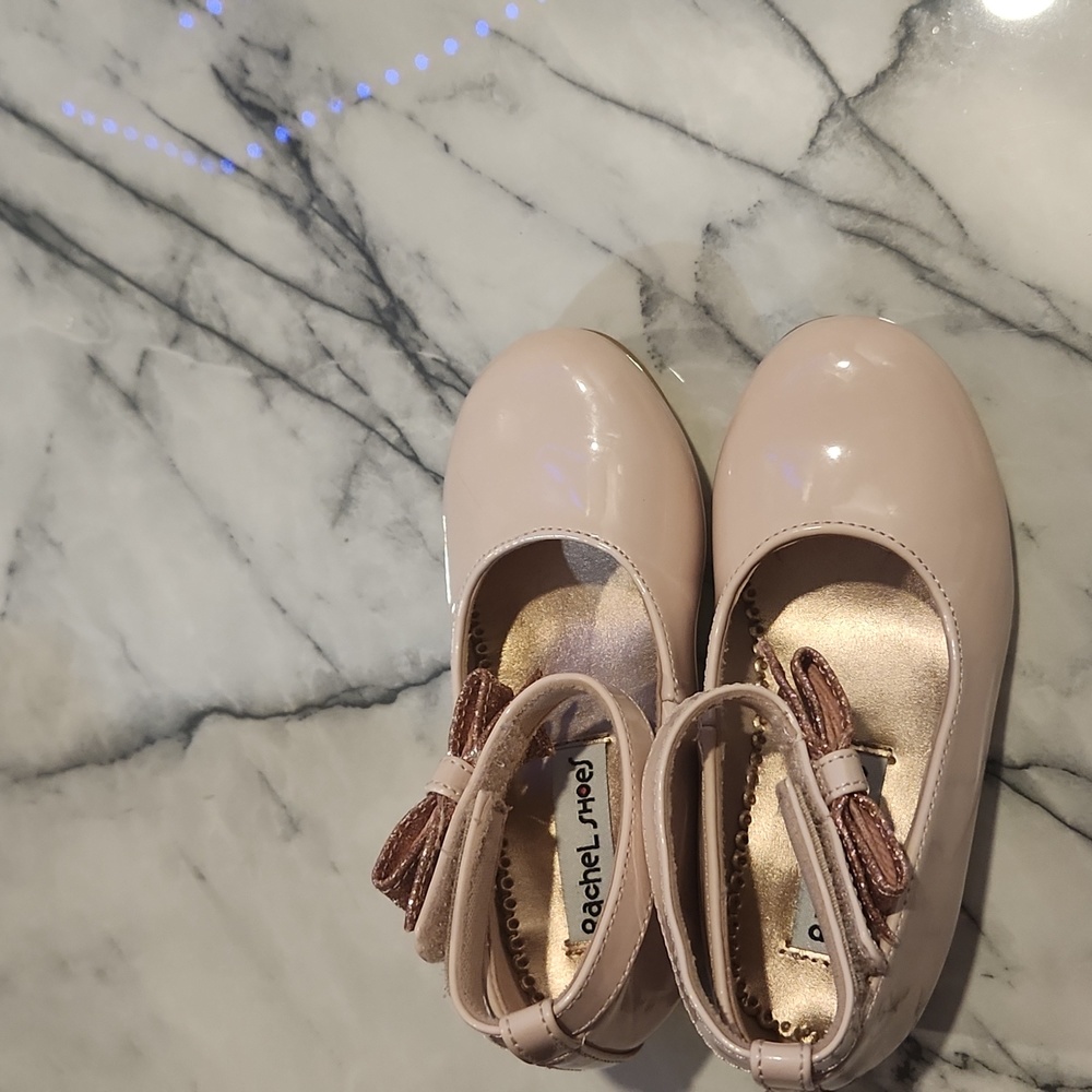 Girl shoes